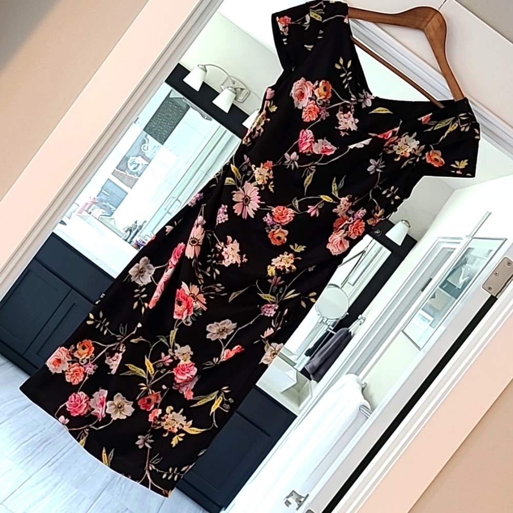 Adrianna Papell Capsleeve Dress - Size 8 - NWT